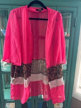 L&B Hot Pink Sheer Open Kimoni with Leopard & Sequin Bands EUC size small